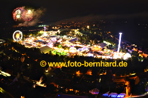 Feuerwerk Gäubodenvolksfest von Basilika St. Jakob - Fotowerbung Bernhard