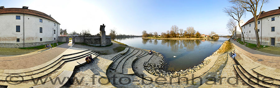 360° Panoramabild Donau Uferpromenade - Herzogsschloss 