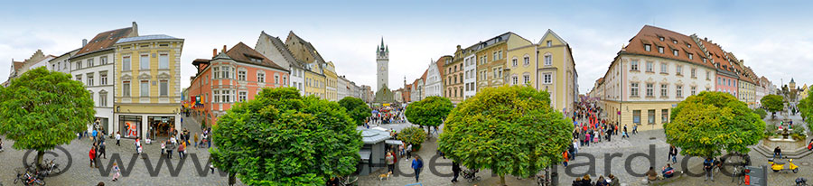 360° Panoramabild - Straubing Ludwigplatz - Panoramabild mit Fraunhoferstraße und Flurlgasse beim verk.off. Sonntag