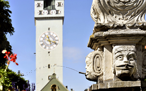 Jakobsbrunnen und Stadtturm