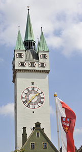 Stadtturm mit Fahne