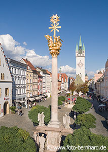 Dreifaltigkeitssäule und Stadtturm Straubing
